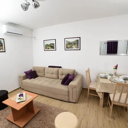 Neva Apartment *